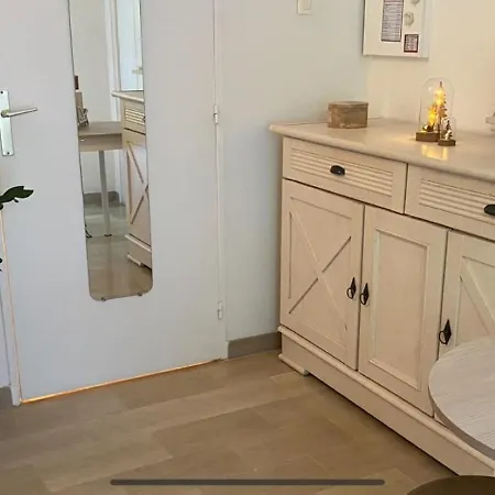 Apartment Renove En Rez De Jardin Climatise